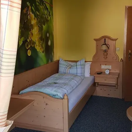 ゲストハウス Brunnenhof ブルッティヒ・ファンケル