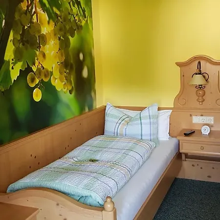 ゲストハウス Brunnenhof ブルッティヒ・ファンケル