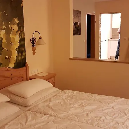 Brunnenhof Pensión 4*