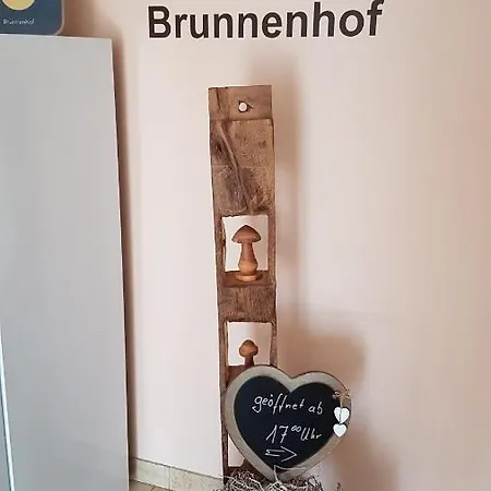 Brunnenhof ゲストハウス 4*