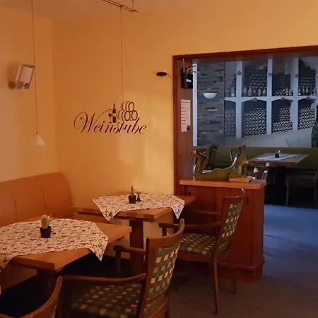 Brunnenhof ゲストハウス 4*