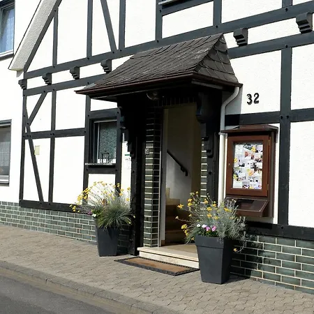 Brunnenhof ゲストハウス 4*