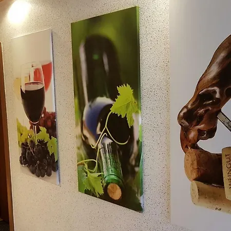 Brunnenhof ゲストハウス ブルッティヒ・ファンケル