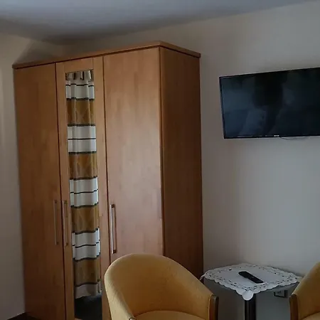 Brunnenhof 3*